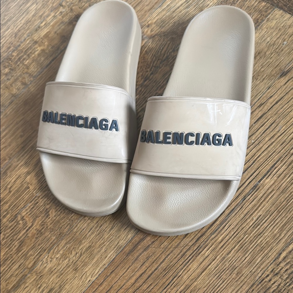 Balenciaga Beige Slides size 8